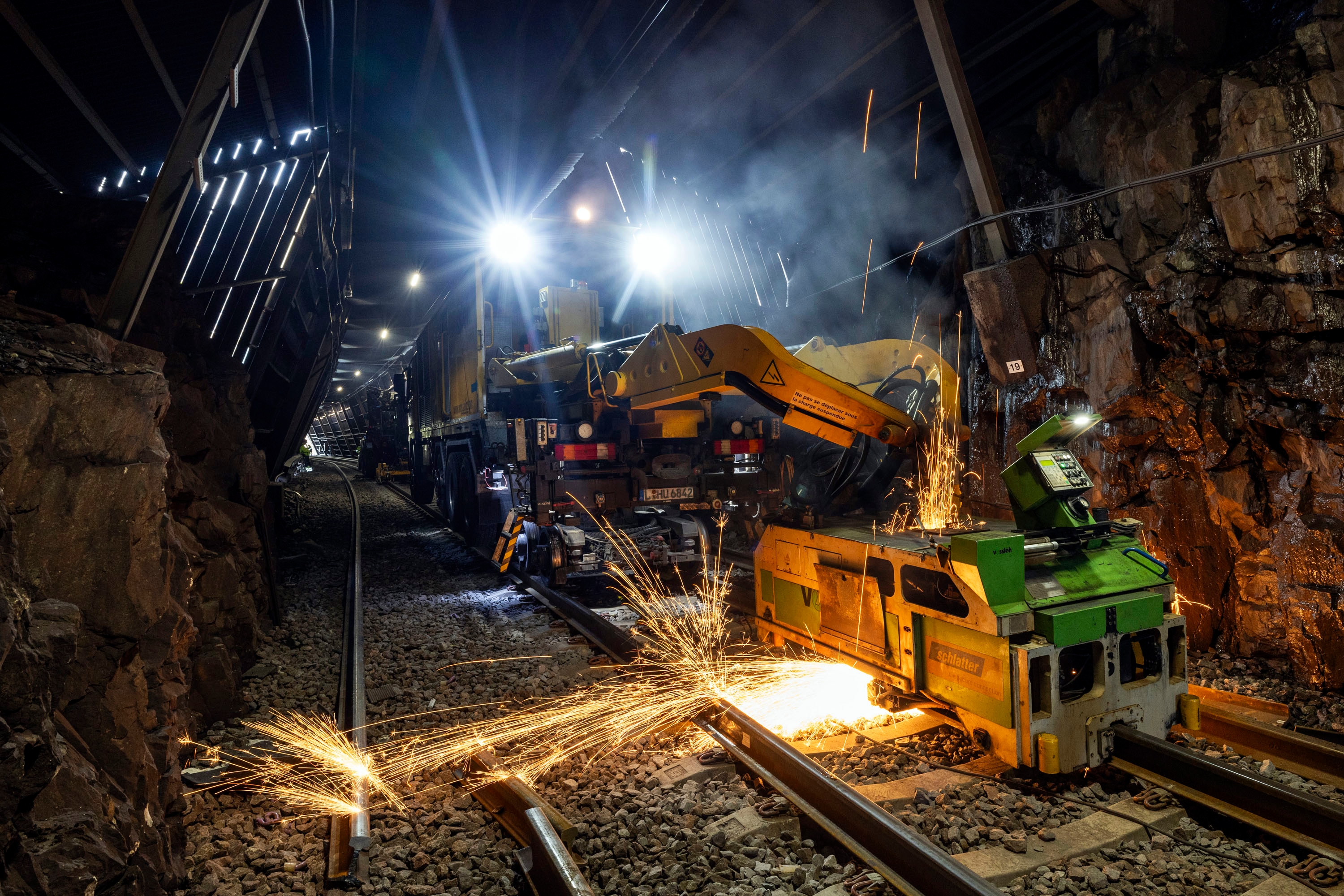 Mobile flash butt welding from above, captured by drone.